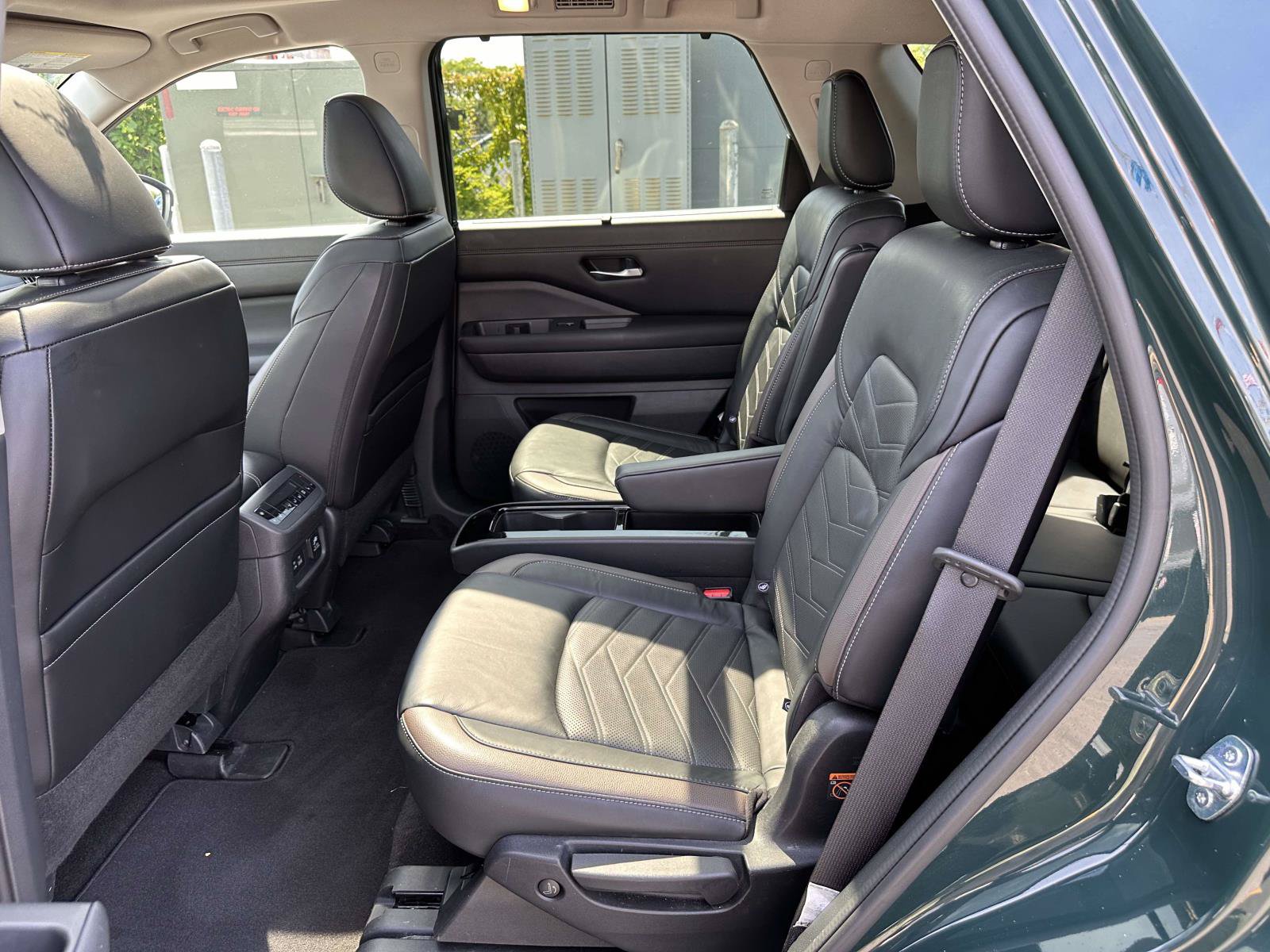 Used 2023 Nissan Pathfinder Platinum AWD/4WD image 15