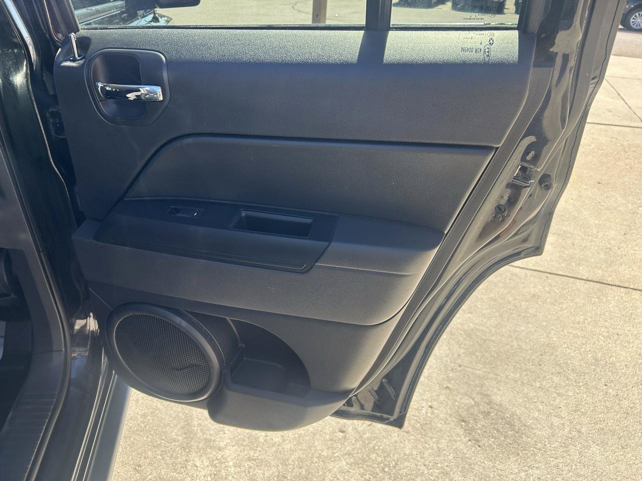 Used 2017 Jeep Patriot Sport w/ Power Value Group AWD/4WD image 15