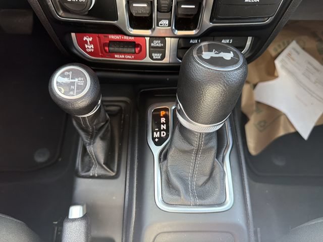 Used 2024 Jeep Wrangler Unlimited Rubicon 4xe AWD/4WD image 33