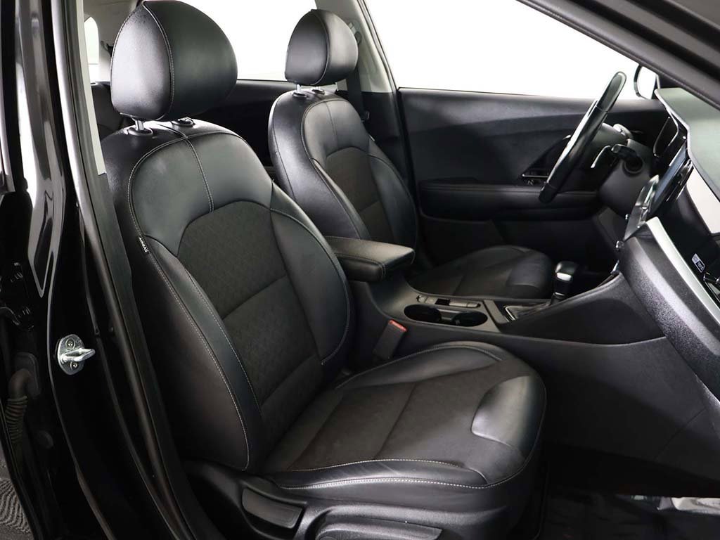 Used 2020 Kia Niro Touring image 31