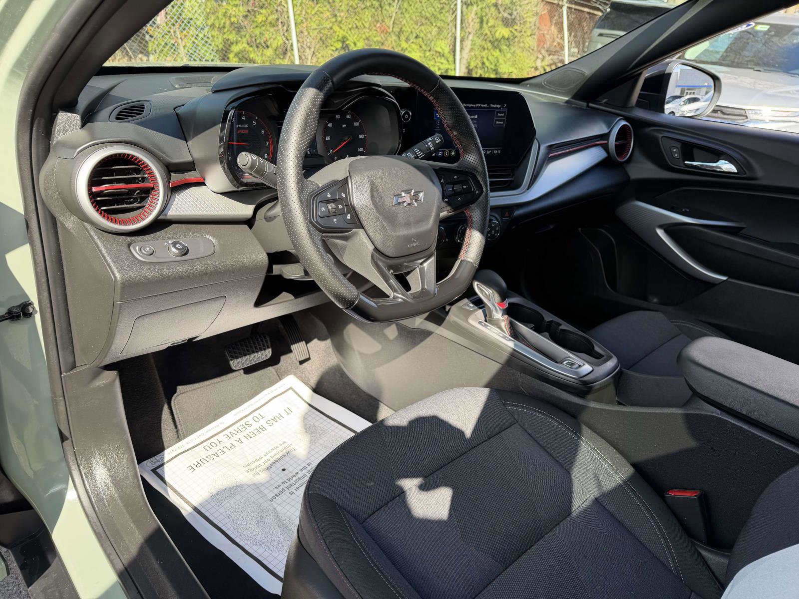 Used 2024 Chevrolet Trax RS w/ Driver Confidence Package image 9