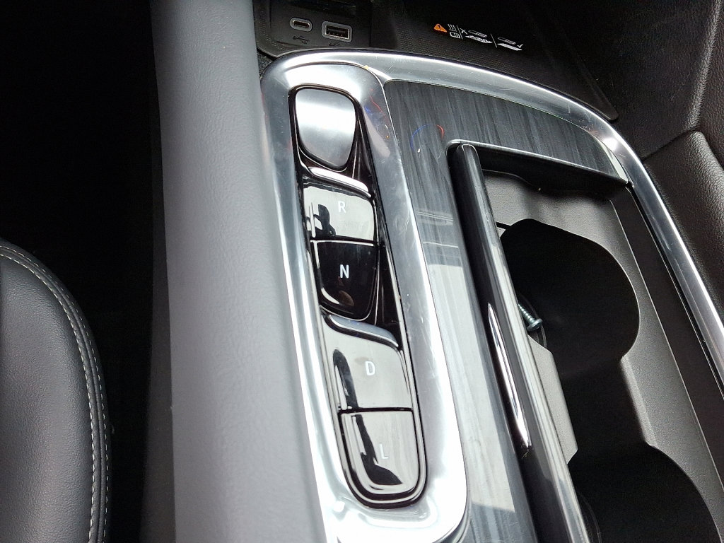 Used 2024 Buick Enclave Premium image 32