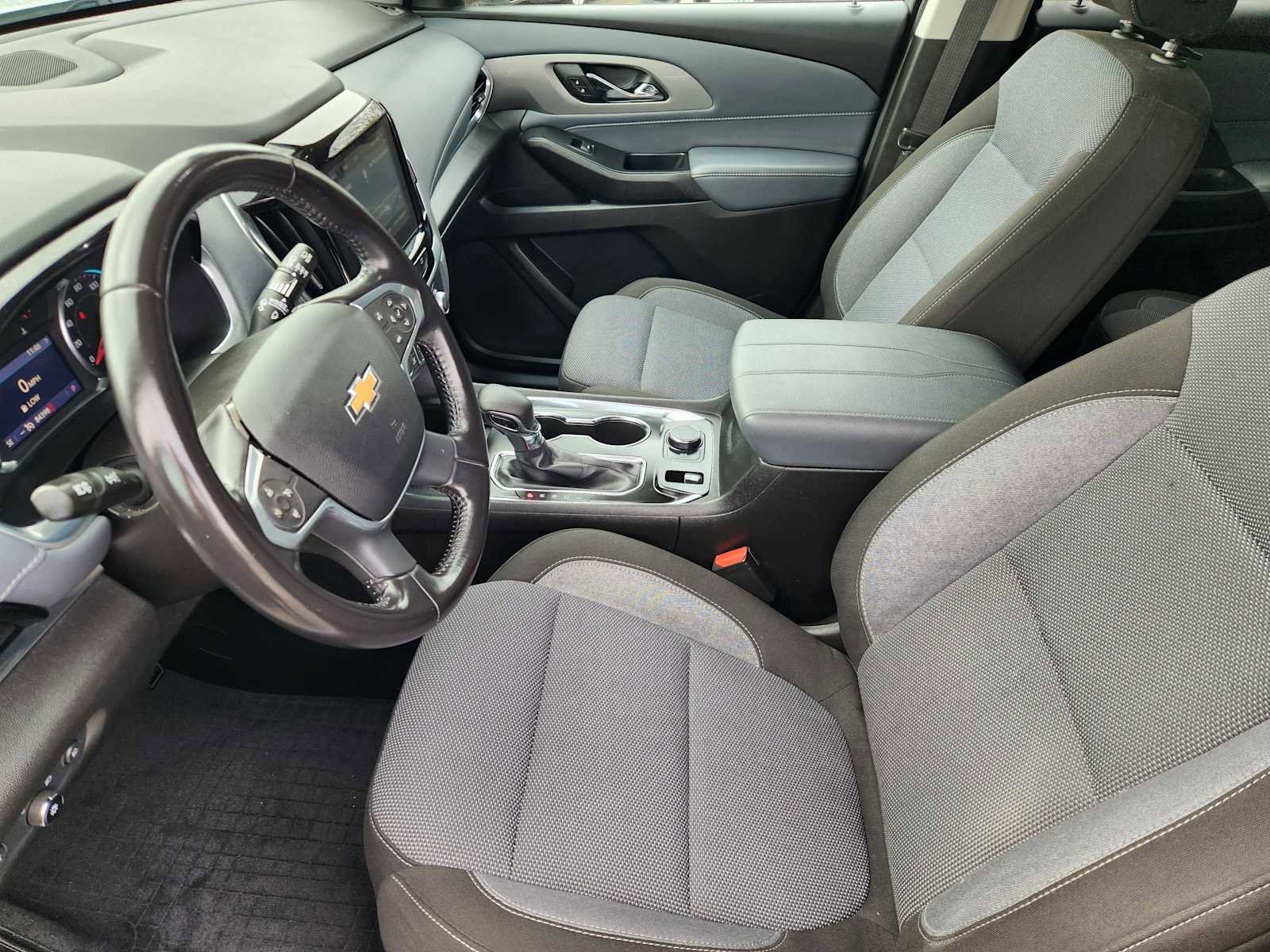 Used 2021 Chevrolet Traverse LT image 13