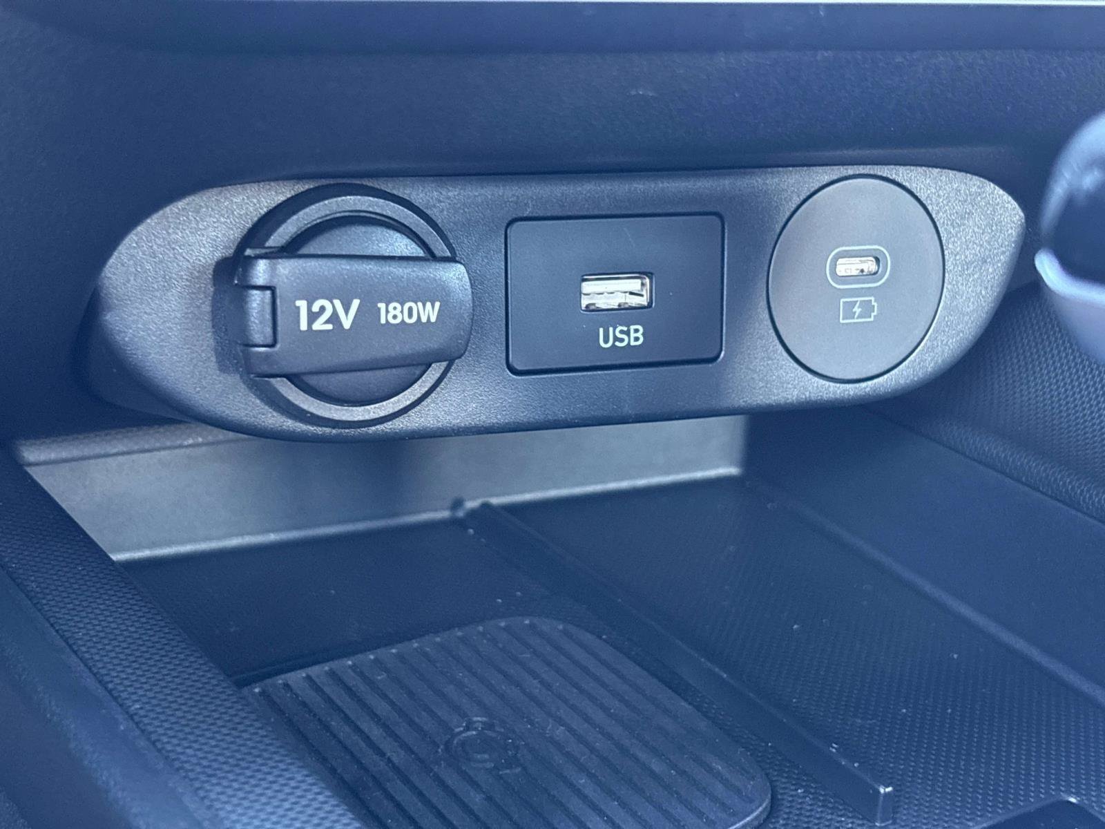 Used 2026 Hyundai Elantra SEL FWD image 28
