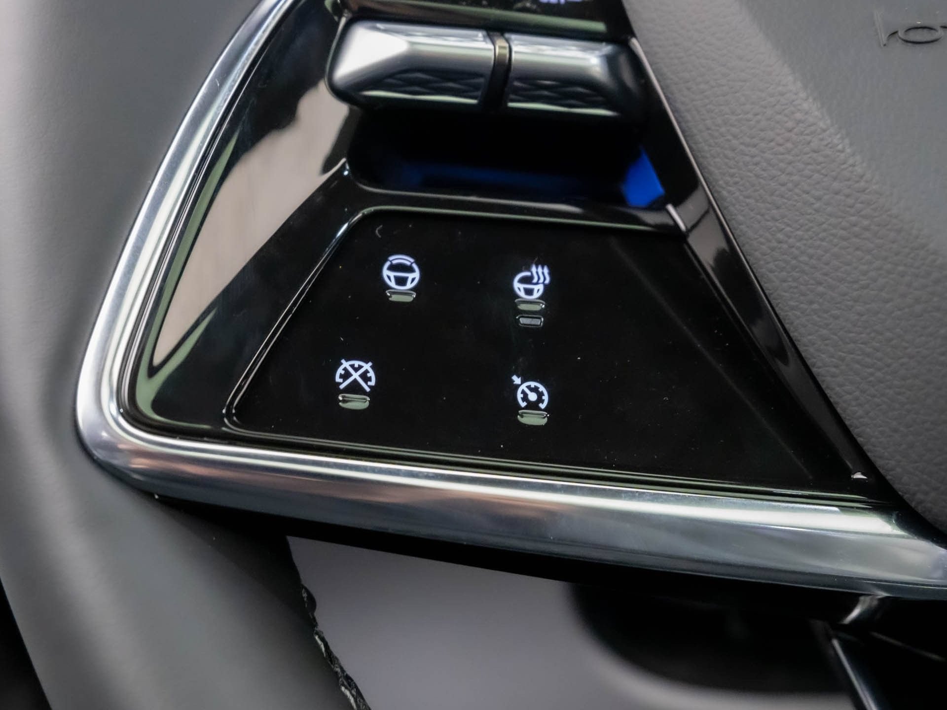 New 2026 Cadillac Optiq Luxury 1 AWD/4WD image 22
