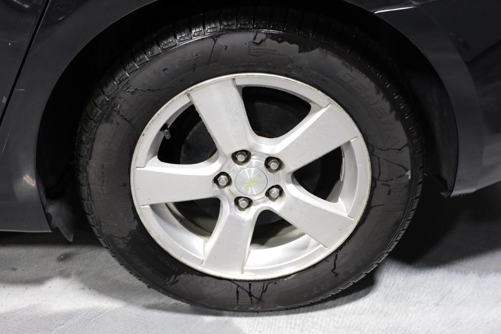 Used 2014 Chevrolet Cruze LT w/ Technology Package FWD image 32