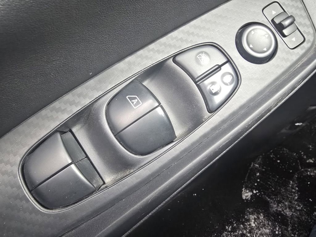 Used 2025 Nissan Sentra SV image 22