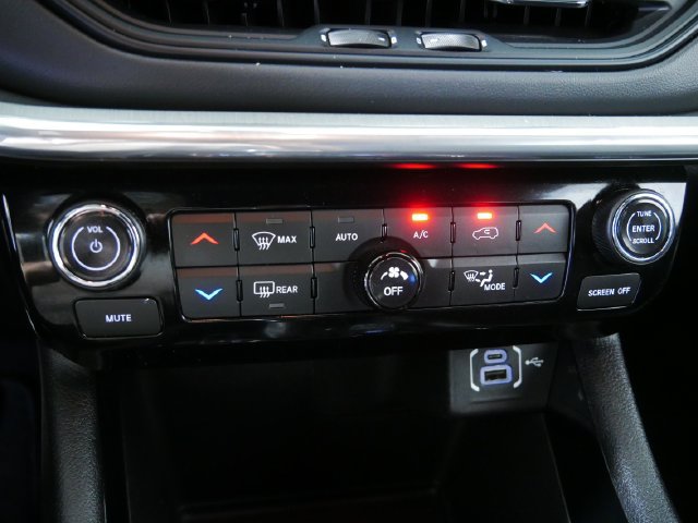 Used 2023 Jeep Compass High Altitude AWD/4WD image 30
