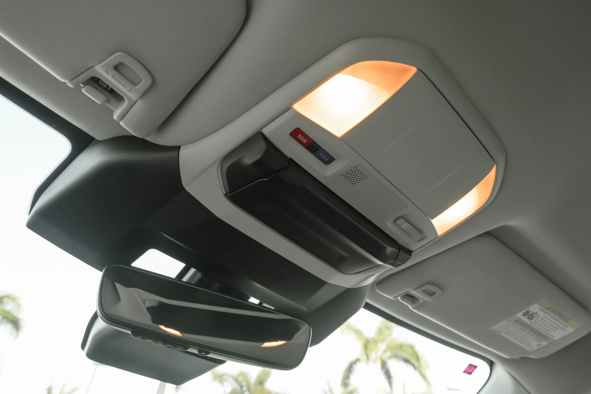 Used 2024 Subaru Ascent Premium w/ Convenience Package image 18