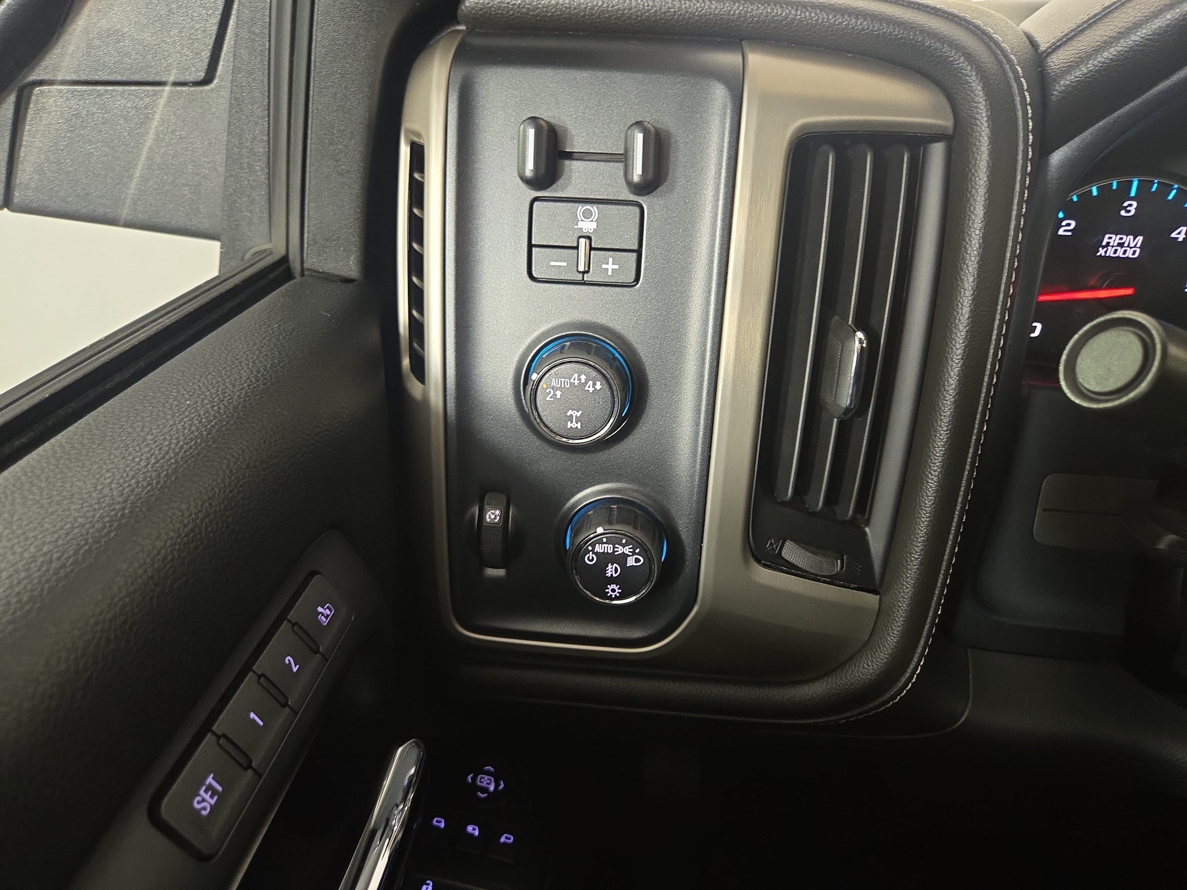 Certified 2018 GMC Sierra 1500 Denali AWD/4WD image 29