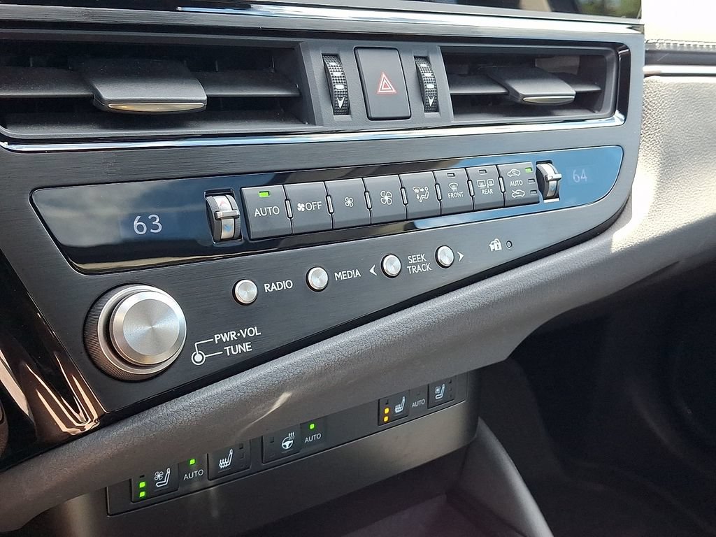 Used 2025 Lexus ES 350 w/ Premium Package FWD image 16
