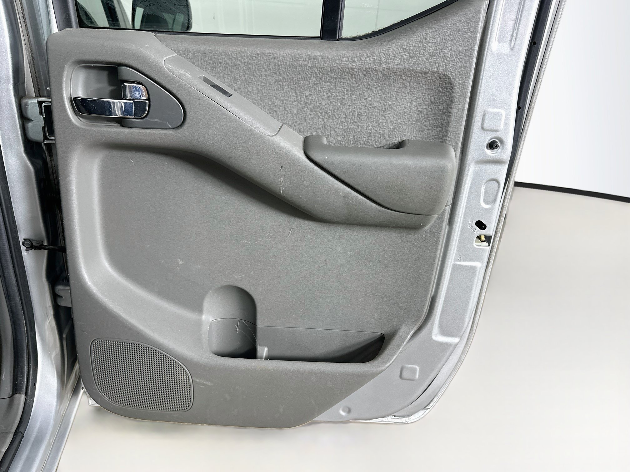 Used 2014 Nissan Frontier SV RWD image 27