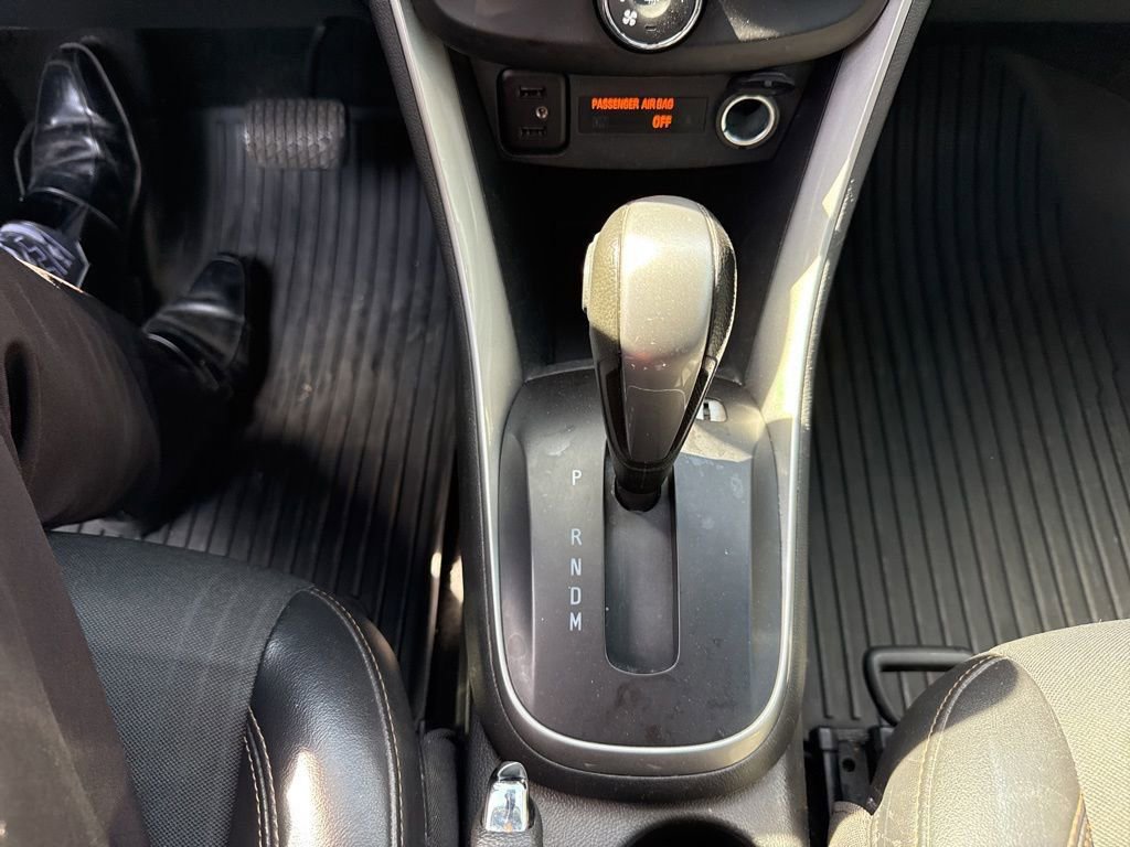 Used 2019 Chevrolet Trax LT w/ LT Convenience Package FWD image 9