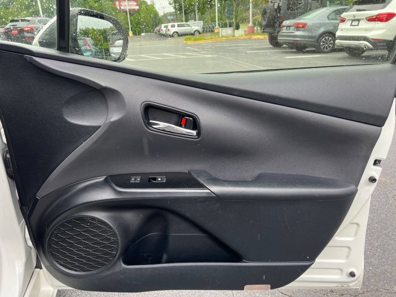 Used 2017 Toyota Prius Two w/ Carpet Mat Package FWD image 7