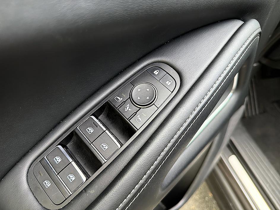 Certified 2025 INFINITI QX60 Luxe w/ Vision Package image 10