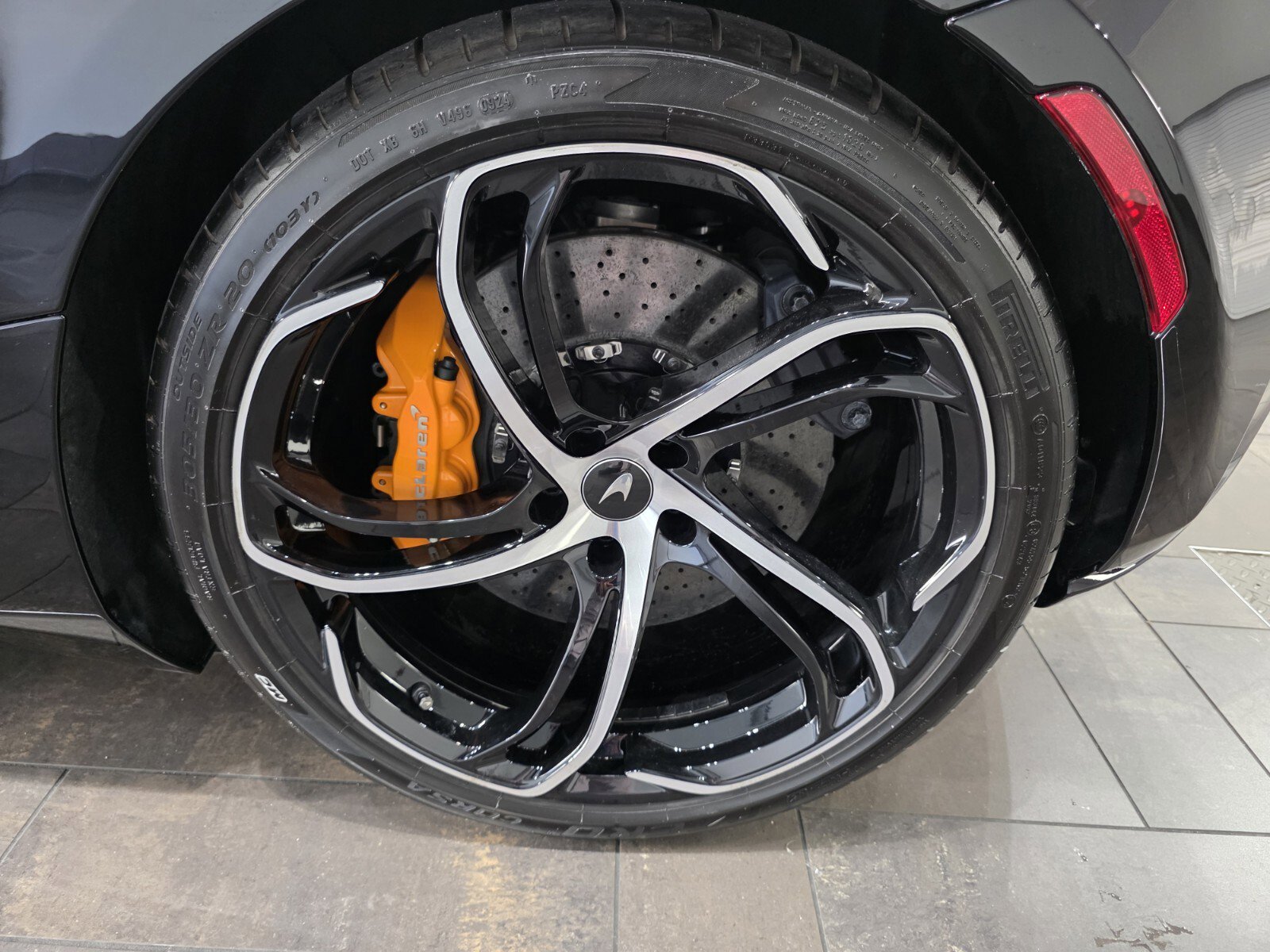 New 2025 McLaren 750S Spider RWD image 21