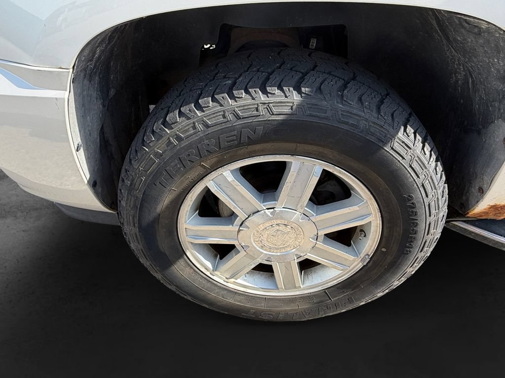 Used 2007 Cadillac Escalade AWD w/ Information Package image 12