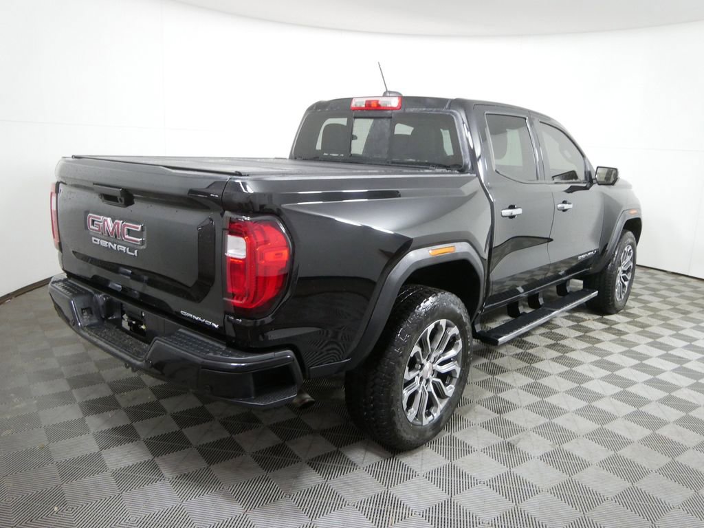 Used 2023 GMC Canyon Denali image 3