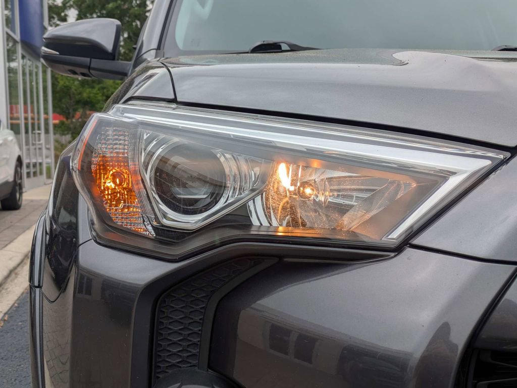 Used 2023 Toyota 4Runner SR5 Premium w/ Moonroof Package RWD image 10