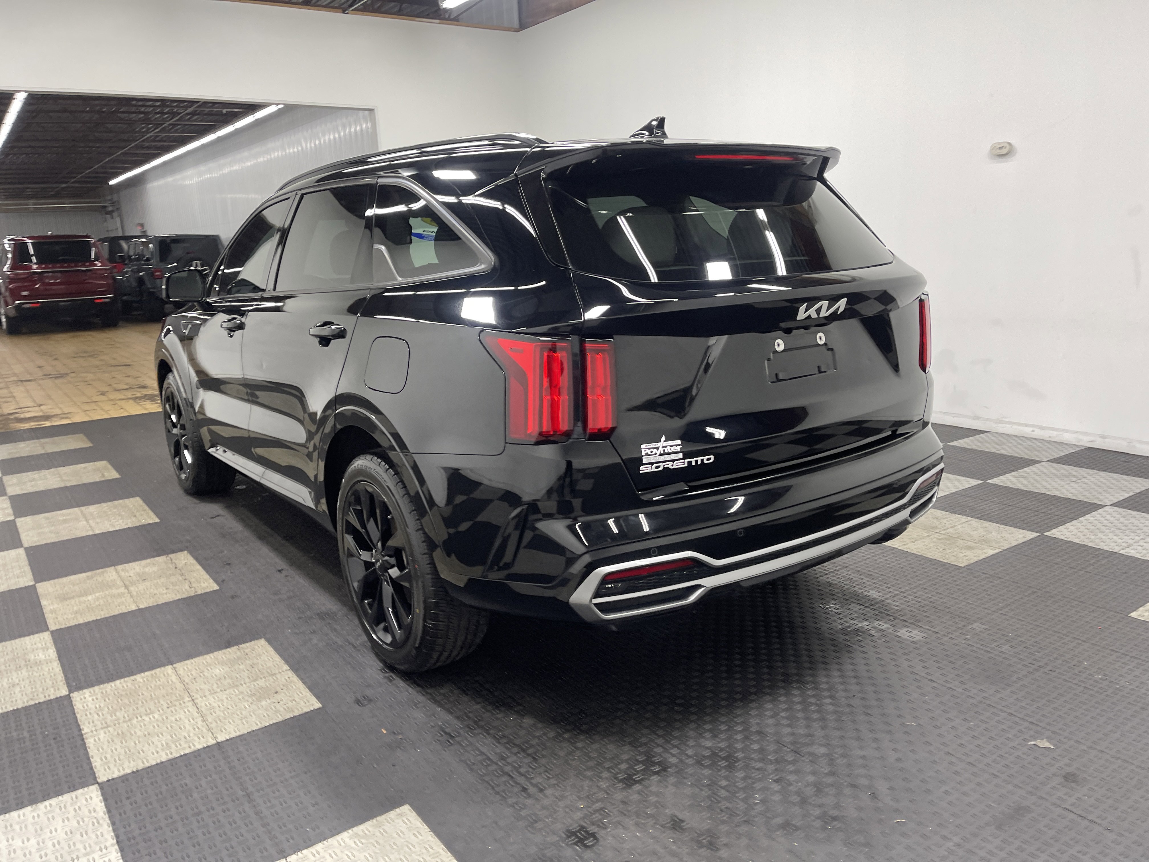 Used 2023 Kia Sorento SX image 2
