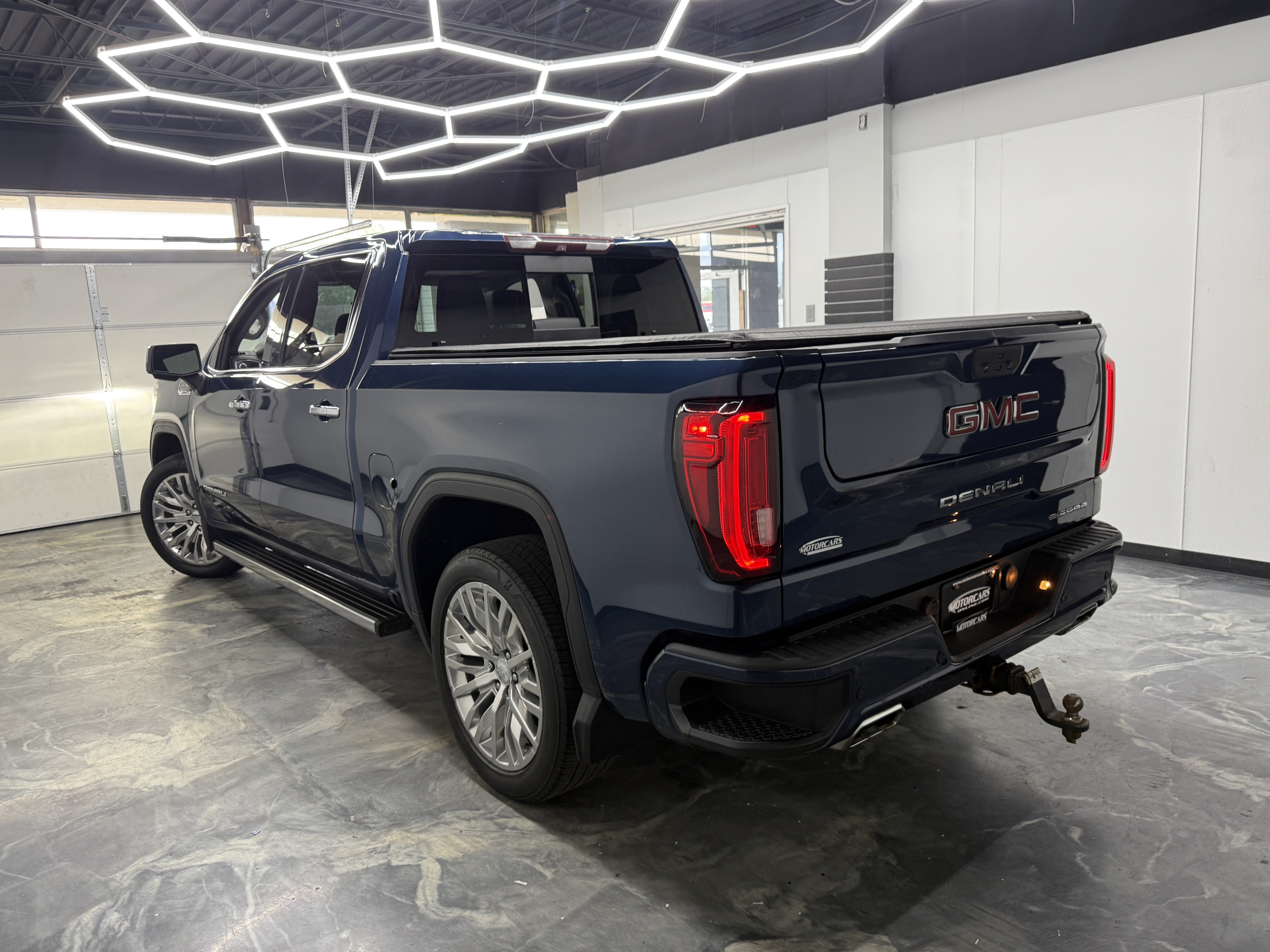 Used 2019 GMC Sierra 1500 Denali w/ Denali Ultimate Package AWD/4WD image 3