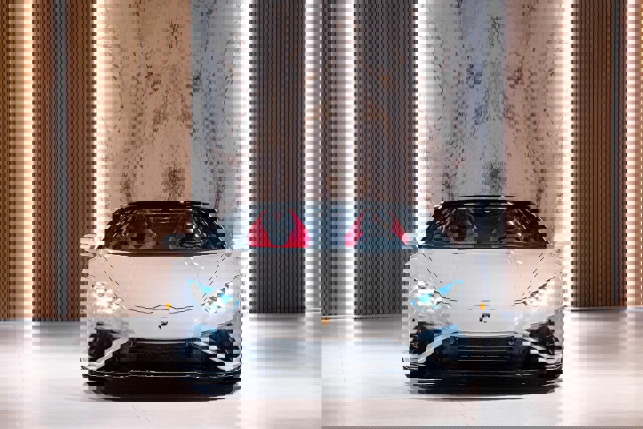 Used 2023 Lamborghini Huracan EVO image 2