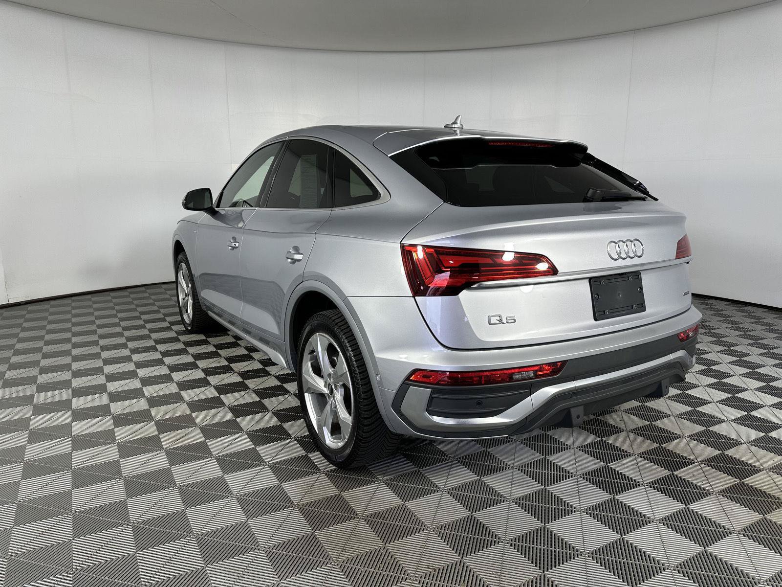 Used 2022 Audi Q5 2.0T Prestige w/ Prestige Package AWD/4WD image 26