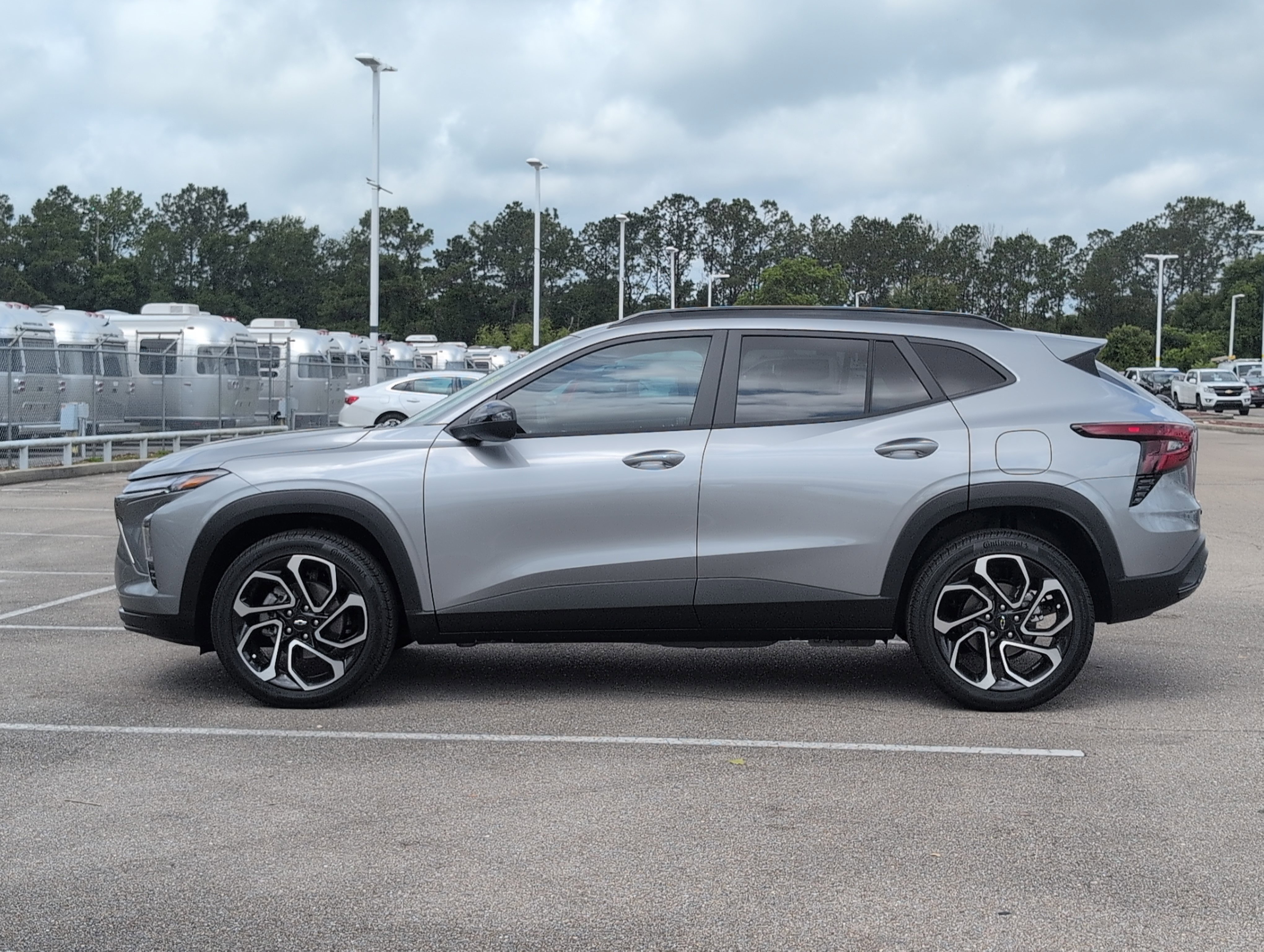 Certified 2026 Chevrolet Trax RS FWD image 2