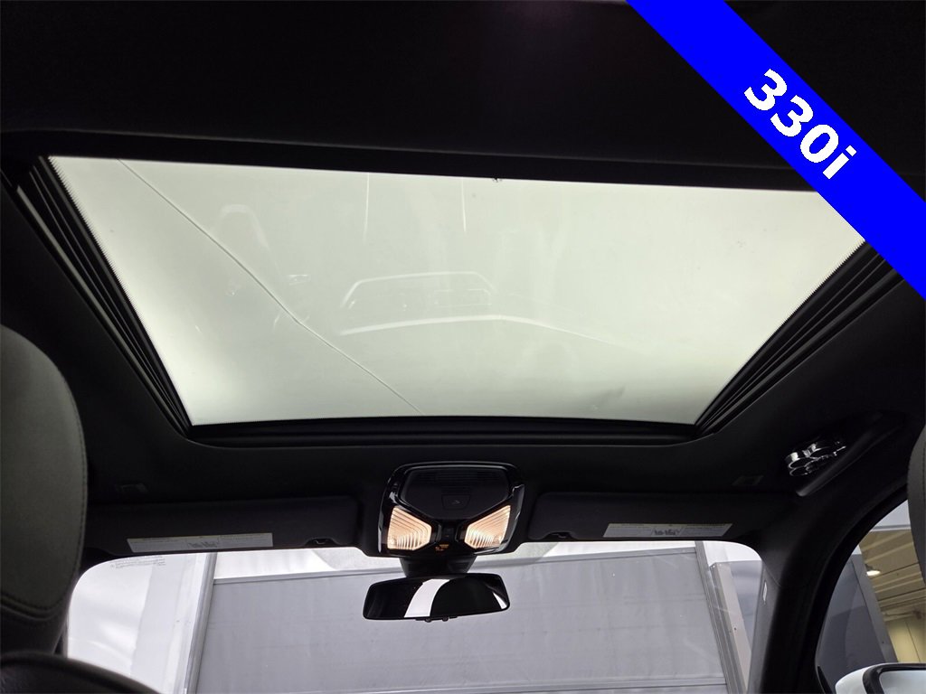 Used 2020 BMW 330i Sedan w/ Convenience Package image 32