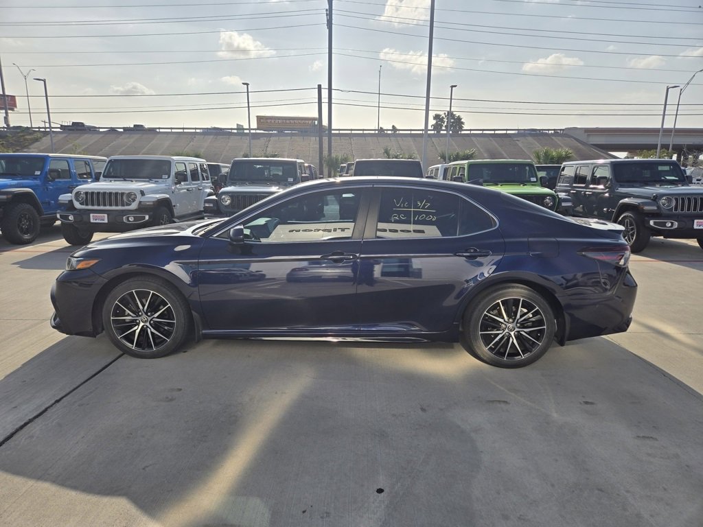 Used 2021 Toyota Camry SE image 6