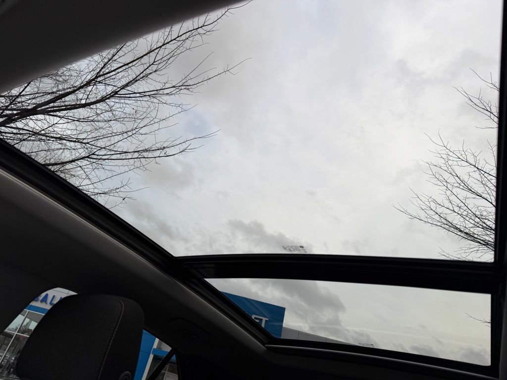 Used 2019 Chevrolet Equinox LT w/ Sun & Navigation Package image 25