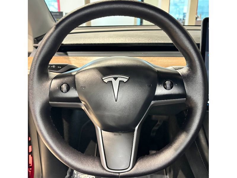 Used 2025 Tesla Model Y Long Range image 24