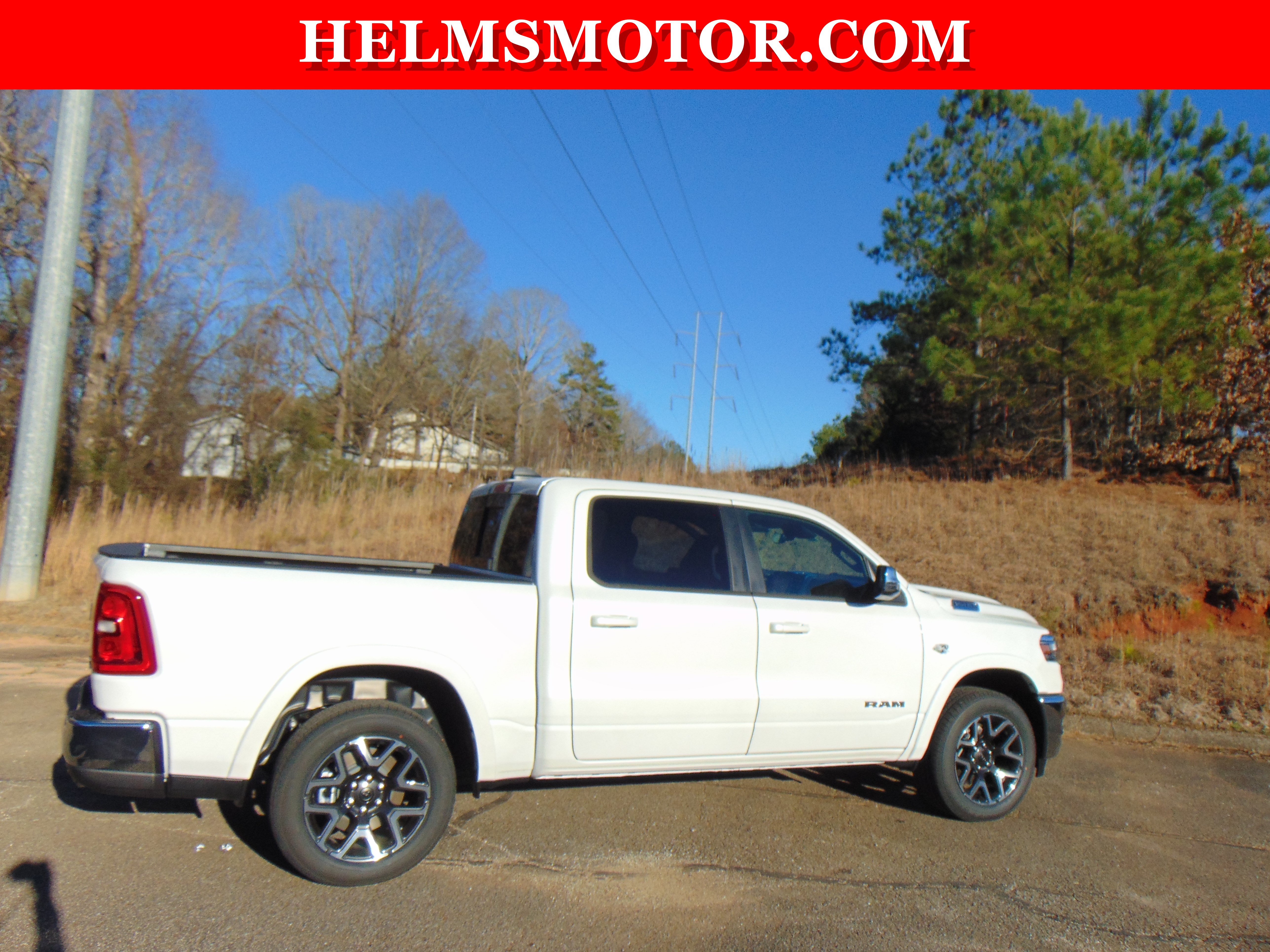 New 2026 RAM 1500 Laramie AWD/4WD image 17