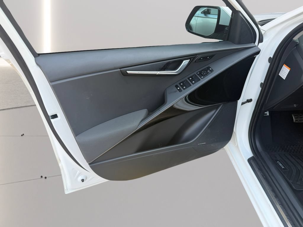 Used 2023 Kia Niro Wave FWD image 7