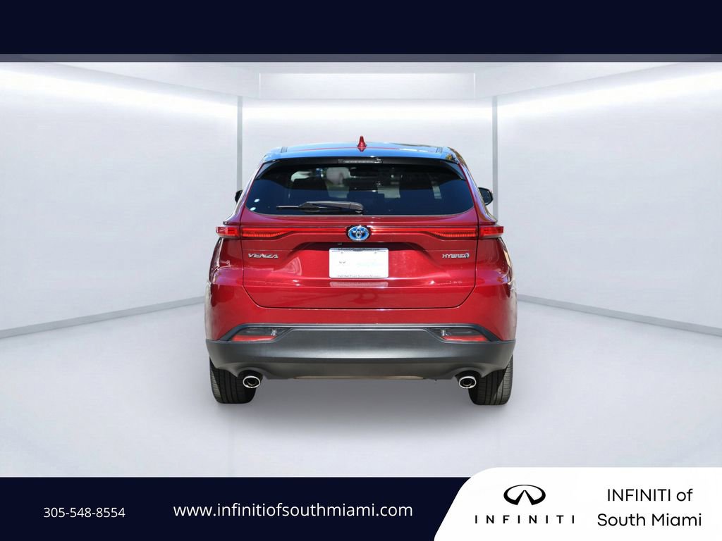 Used 2022 Toyota Venza LE image 5