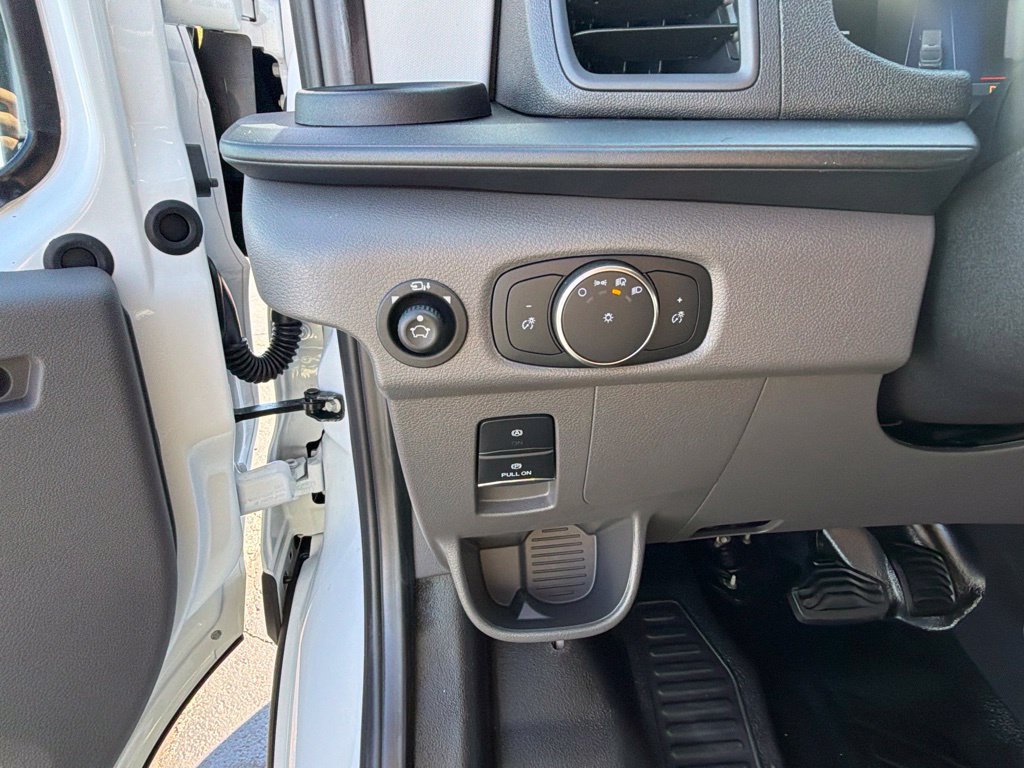 New 2027 Ford Transit 250 148 Medium Roof w/ Load Area Protection Package RWD image 15