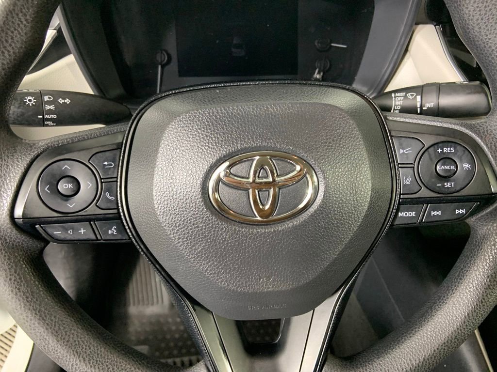Used 2021 Toyota Corolla LE image 30