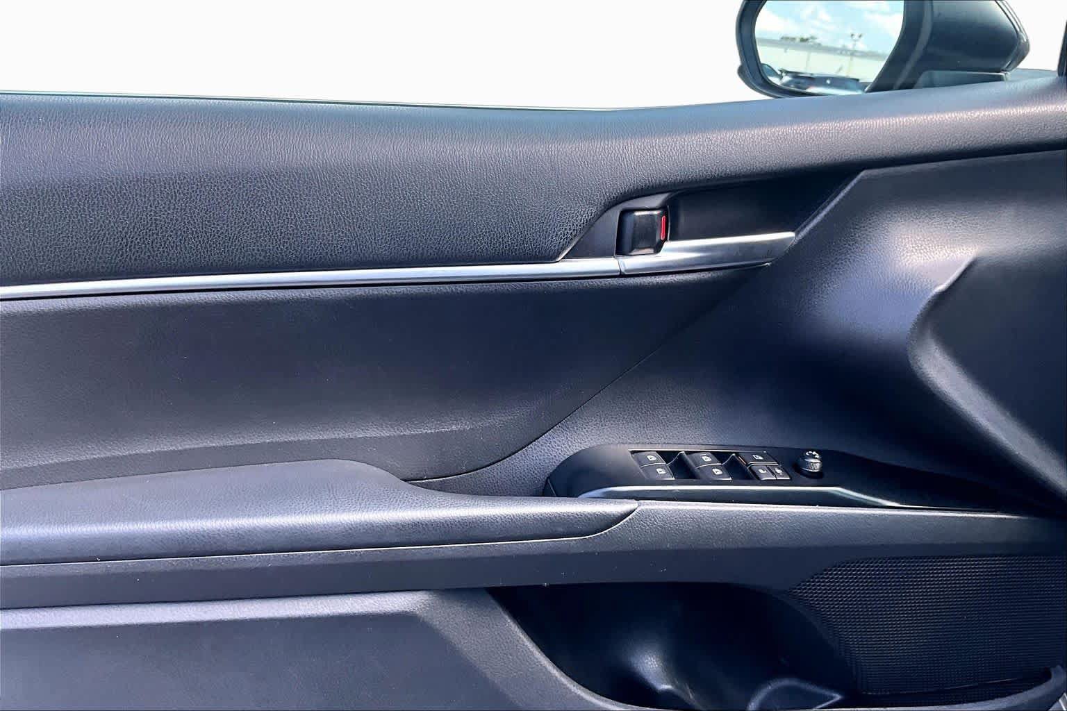 Used 2019 Toyota Camry LE FWD image 21