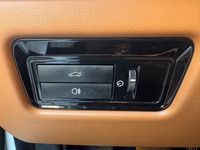 Used 2014 Jaguar XJ L Portfolio image 31