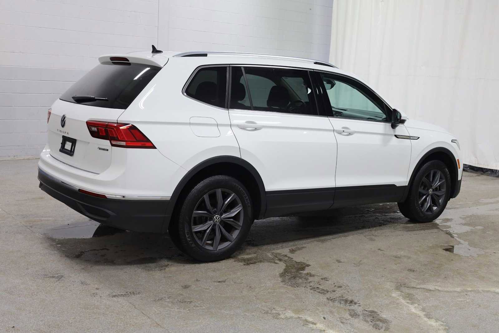 Used 2022 Volkswagen Tiguan SE image 9