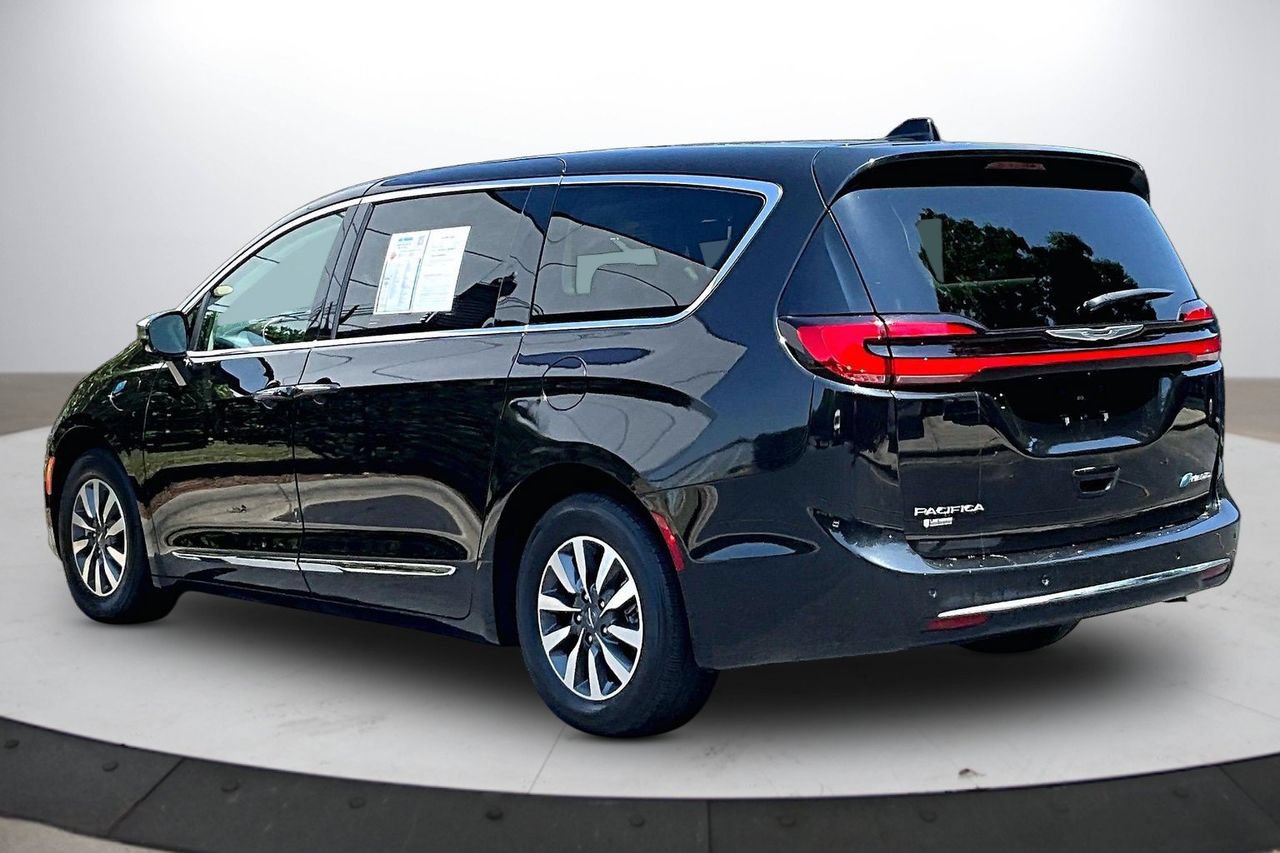 Used 2023 Chrysler Pacifica Limited FWD image 7
