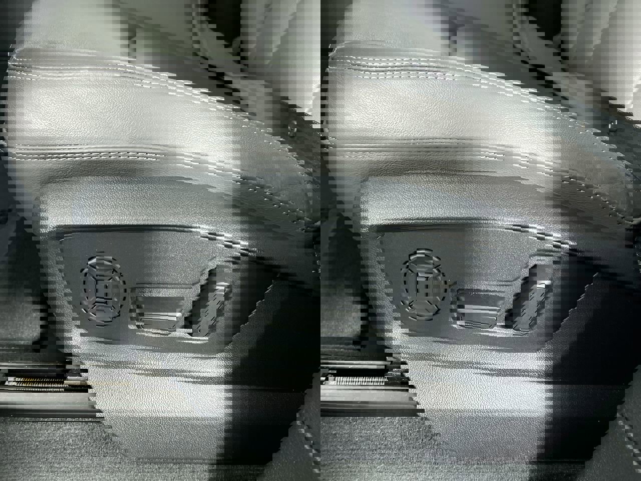 Used 2025 Audi Q7 3.0T Premium Plus image 14