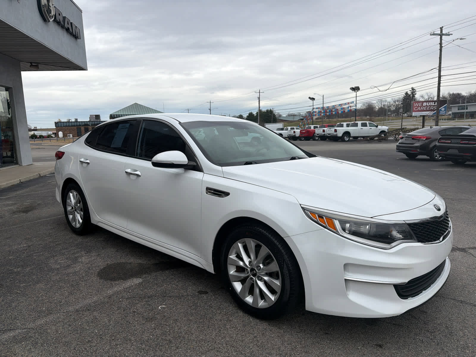 Used 2017 Kia Optima LX w/ Option Group 014 image 4