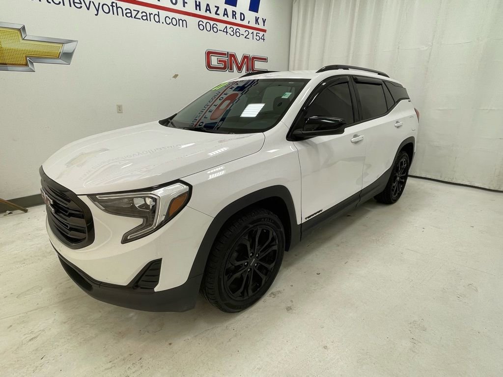 Used 2021 GMC Terrain SLE w/ Elevation Edition image 3