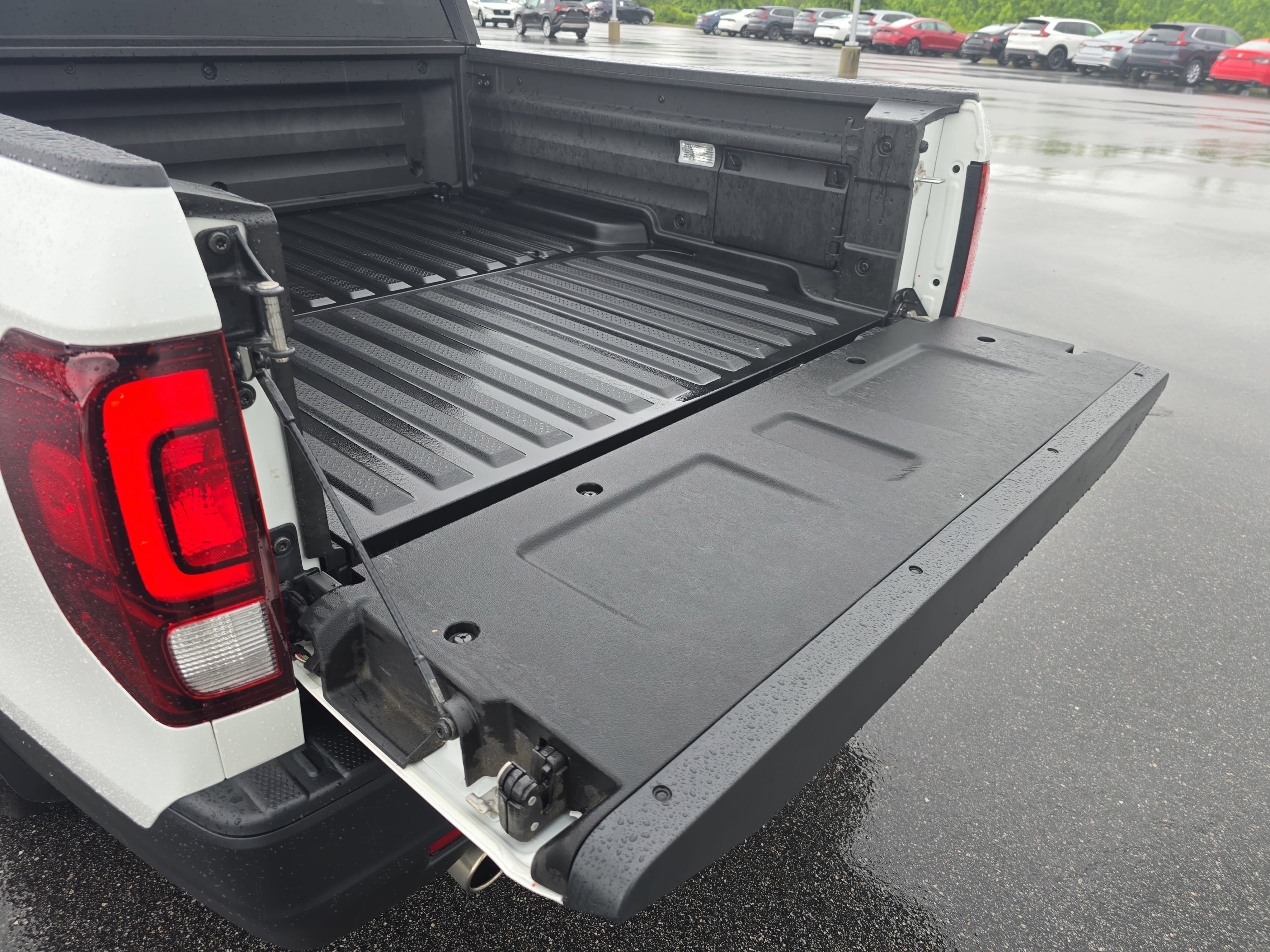 Used 2024 Honda Ridgeline Sport image 12
