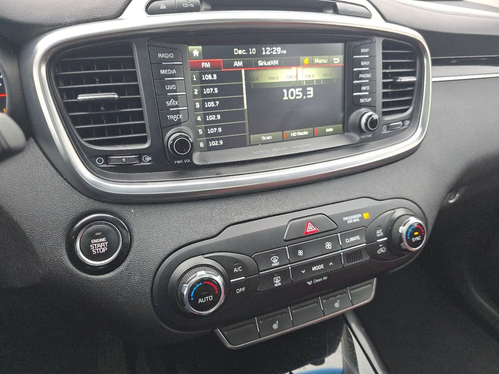 Used 2018 Kia Sorento SX image 28