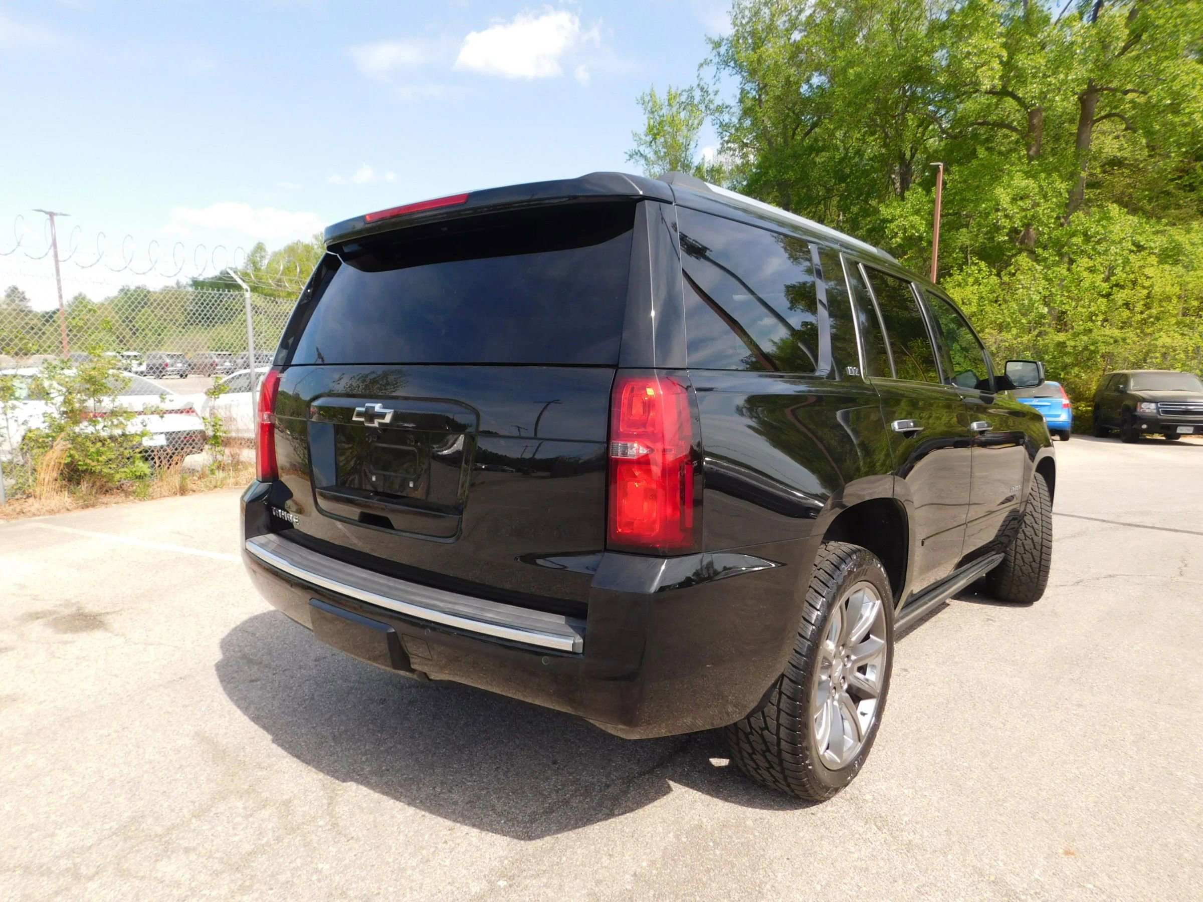 Used 2015 Chevrolet Tahoe LTZ AWD/4WD image 5