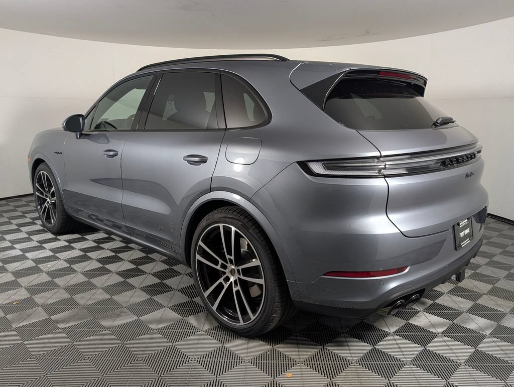 New 2026 Porsche Cayenne Turbo AWD/4WD image 3