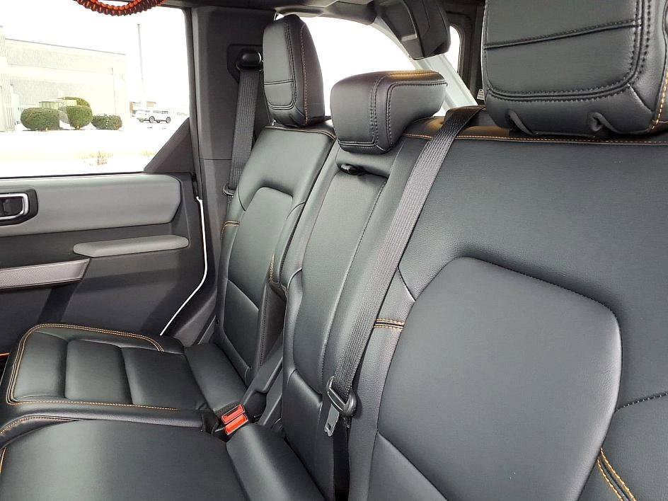 Used 2023 Ford Bronco Badlands image 23
