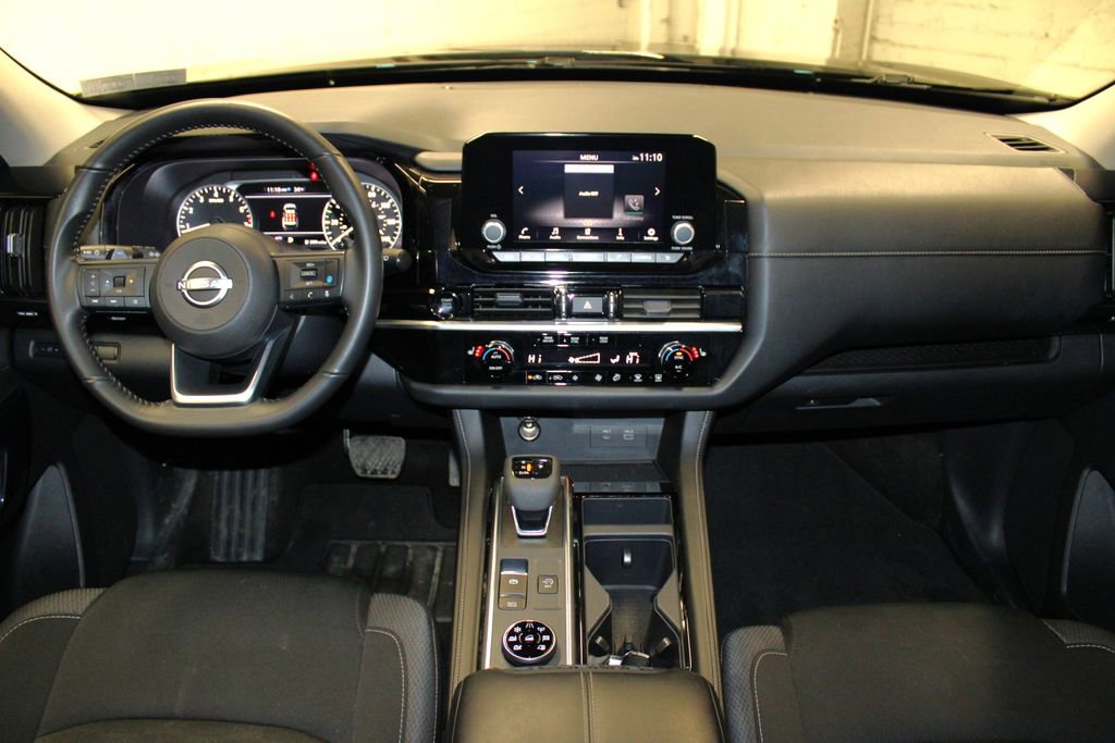 Used 2025 Nissan Pathfinder SV AWD/4WD image 9